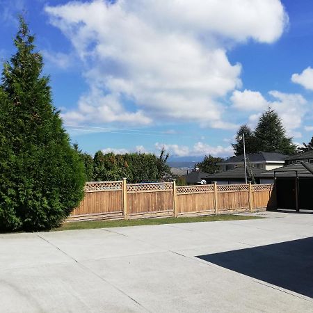 Vancouver Home Inn By Elevate Rooms เบิร์นนาบี ภายนอก รูปภาพ