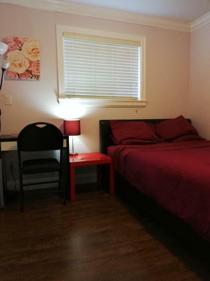 Vancouver Home Inn By Elevate Rooms เบิร์นนาบี ภายนอก รูปภาพ